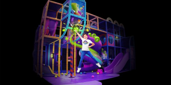 EN - Playparks_Visual content - JB Tag Solutions_jb_flyer_key visual_yannick